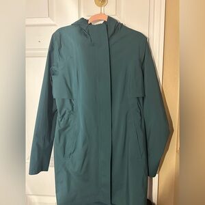Lululemon rain rebel jacket in size 8 green jasper